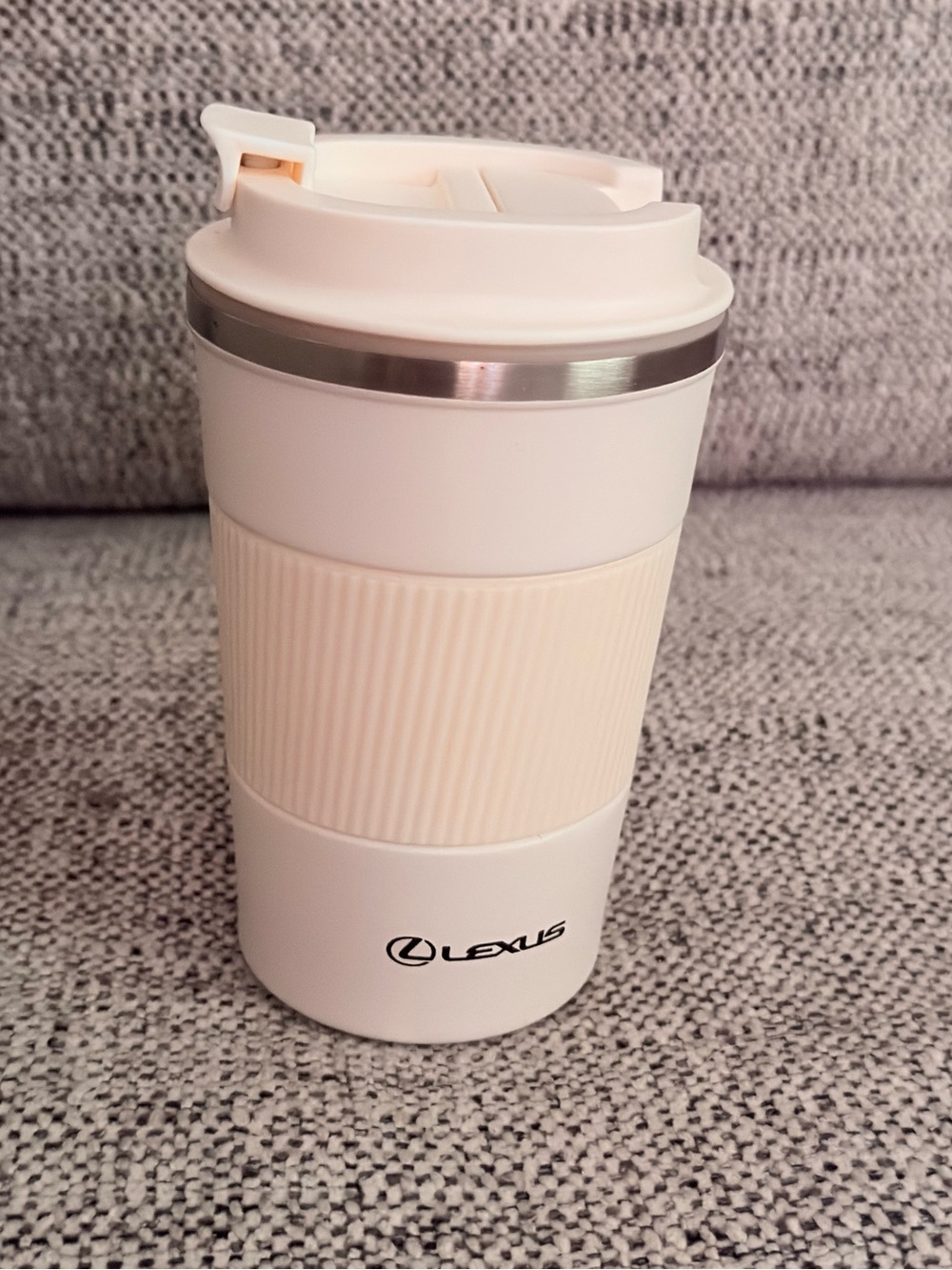 Lexus Japan 🇯🇵 Vacuum Cream Insulated Travel Mug - Reusable Coffee Cup brandnew